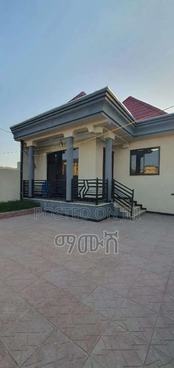 Furnished 5bdrm Villa in አያት, Bole for sale