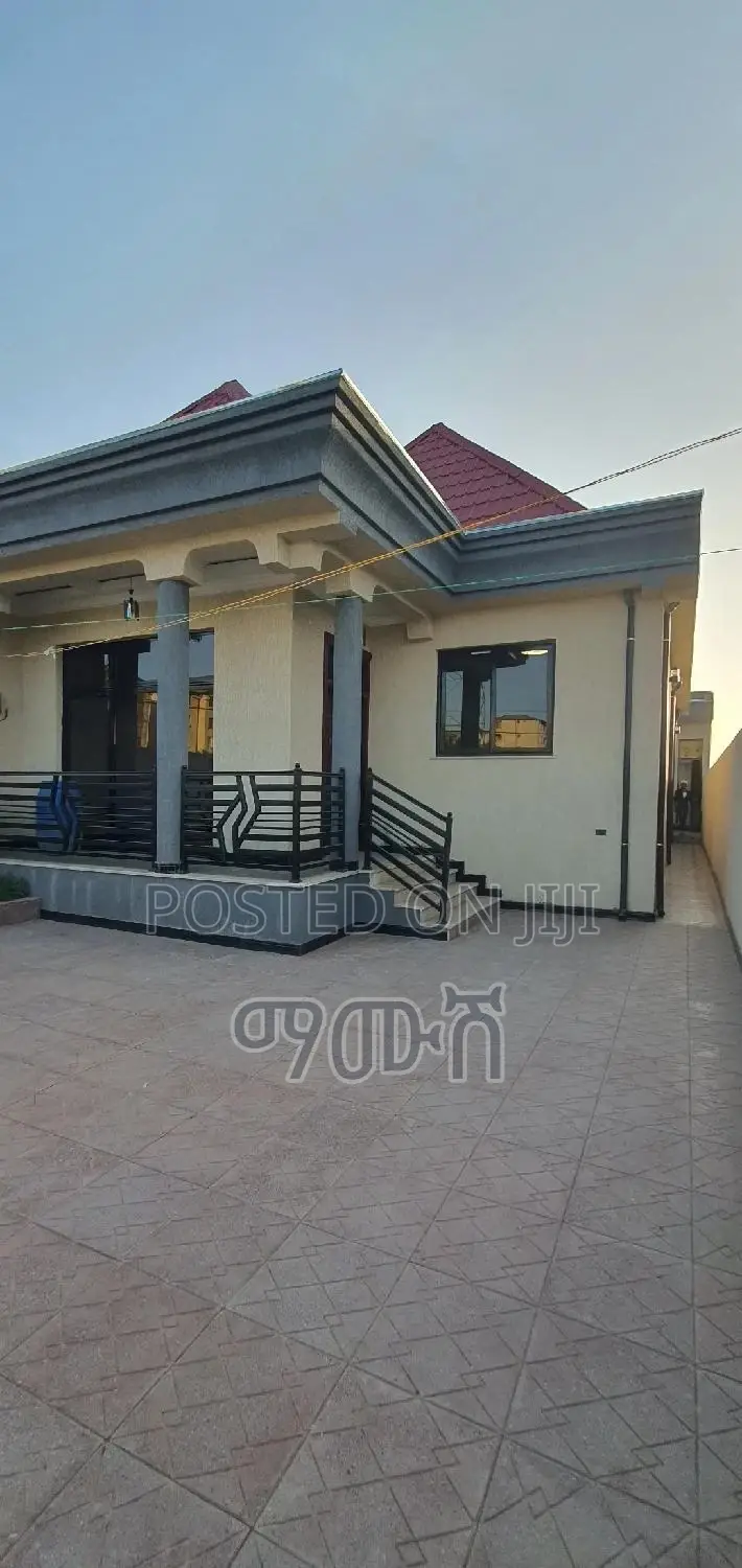 Furnished 5bdrm Villa in አያት, Bole for sale