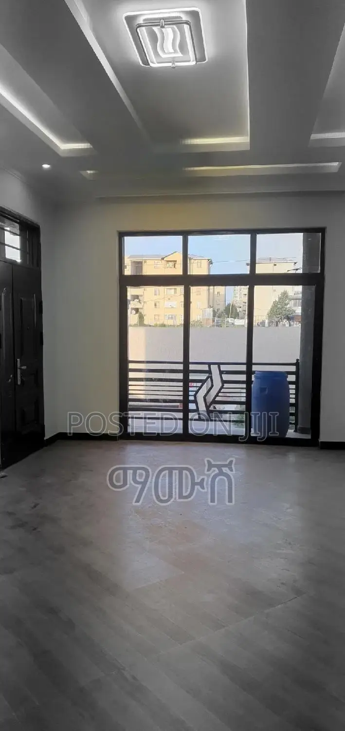 Furnished 5bdrm Villa in አያት, Bole for sale