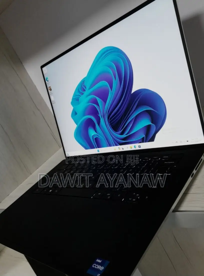 New Laptop Dell 16GB Intel Core I7 SSD 512GB