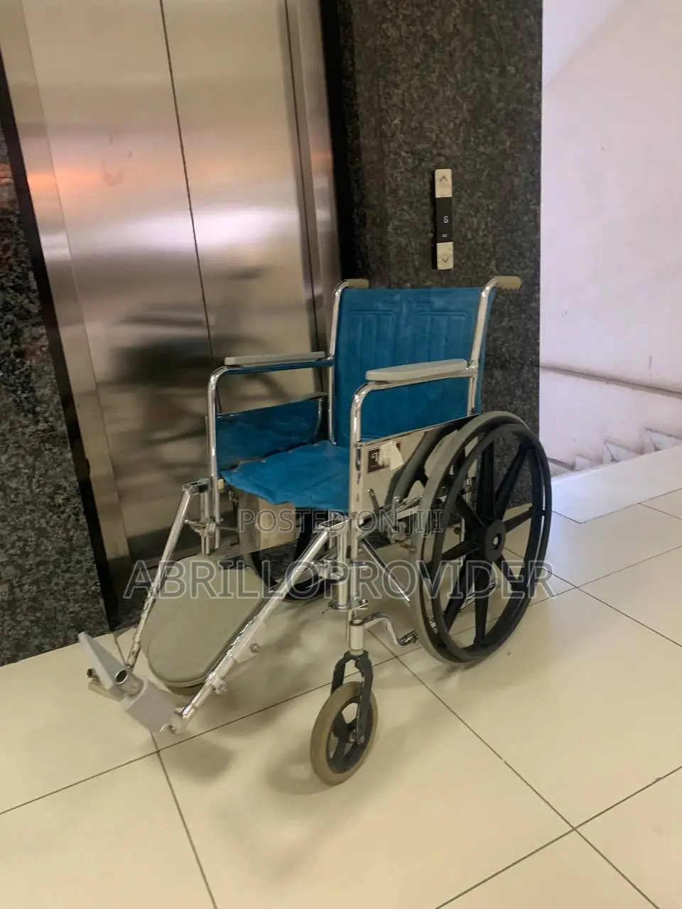 እግሩ ከፍ ዝቅ የሚል ዌልቸር Used [Wheelchair][Wheelchair][Wheelchair]