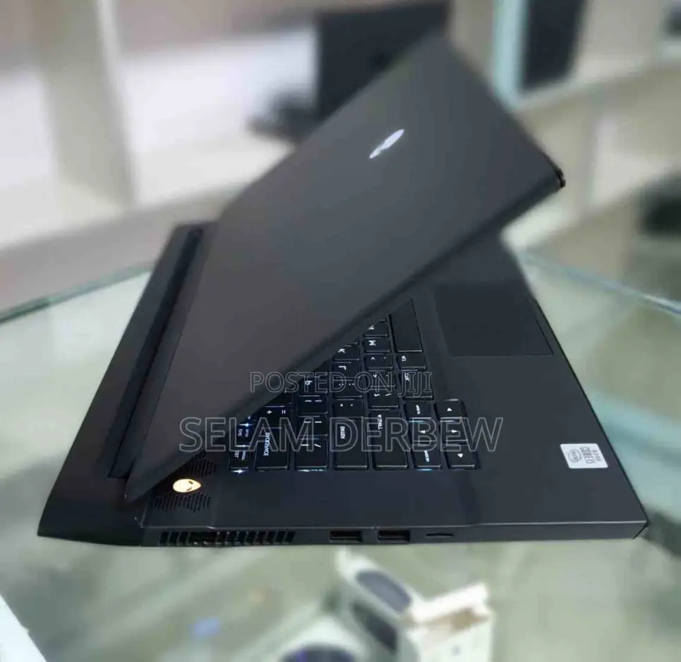 New Laptop Dell Alienware 15 8GB Intel Core I7 SSD 512GB