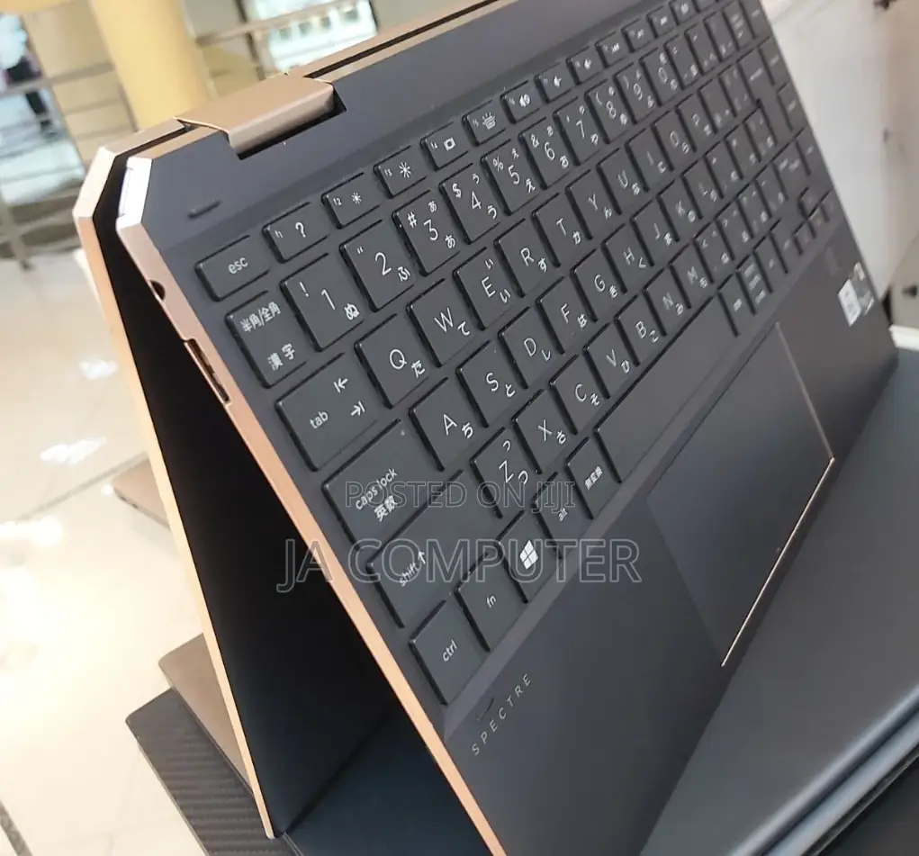 New Laptop HP Spectre 8GB Intel Core I5 SSD 512GB