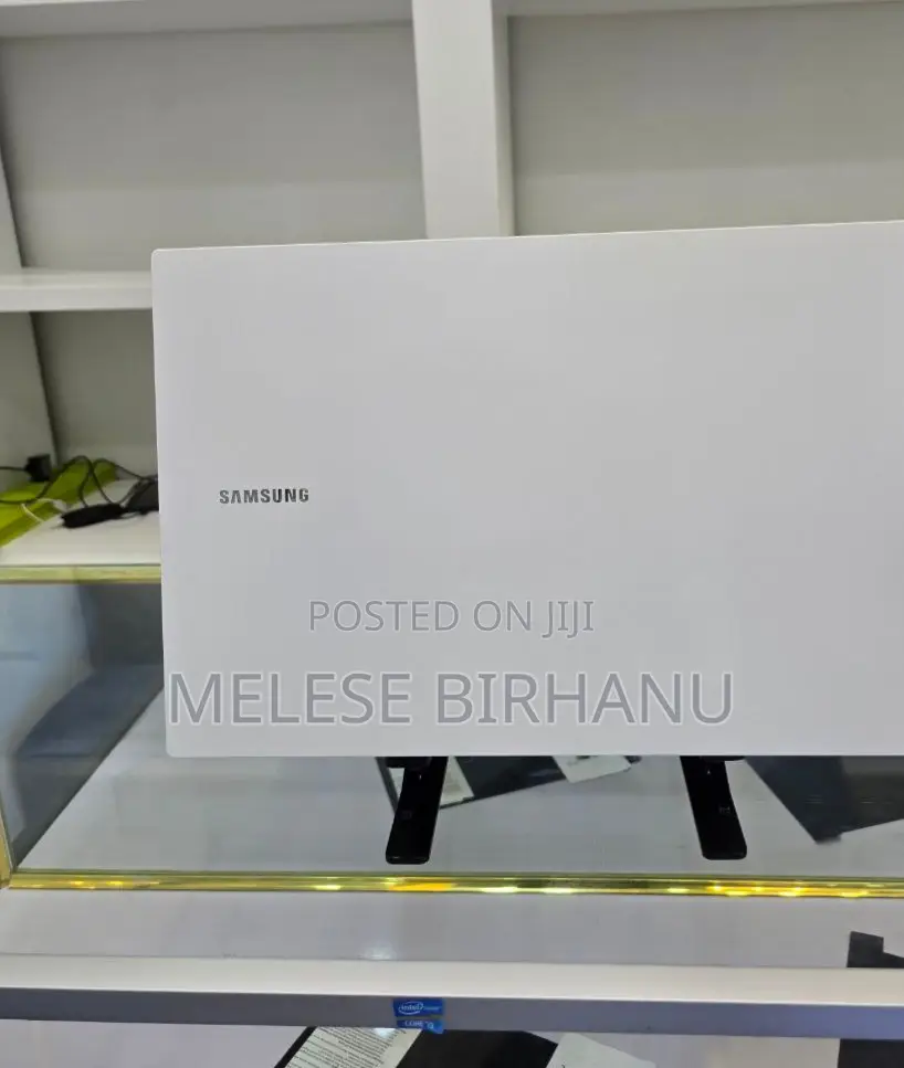 New Laptop Samsung 8GB Intel Core I5 HDD+SSD 256GB