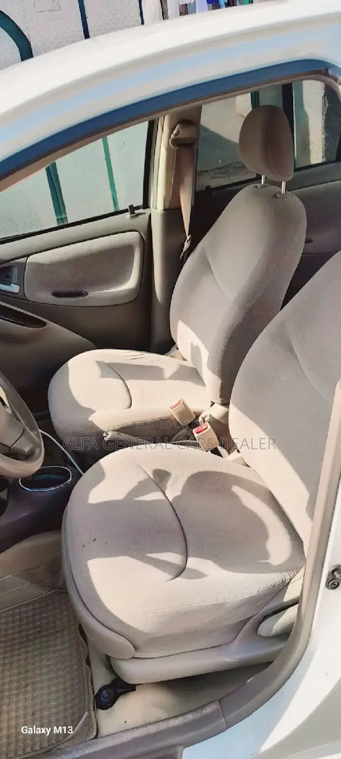 Toyota Platz 2005 White