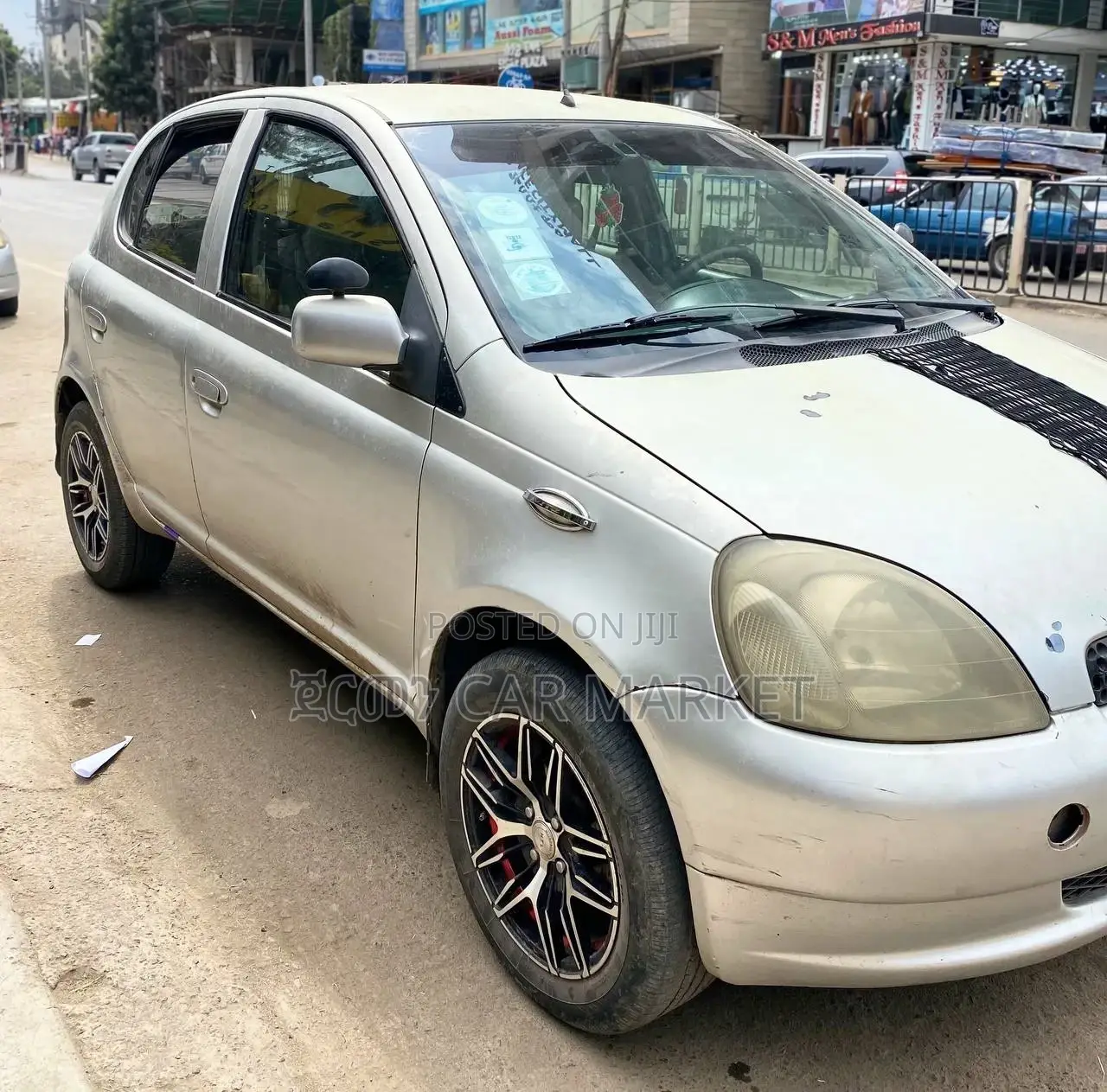 Toyota Vitz 2001 Silver