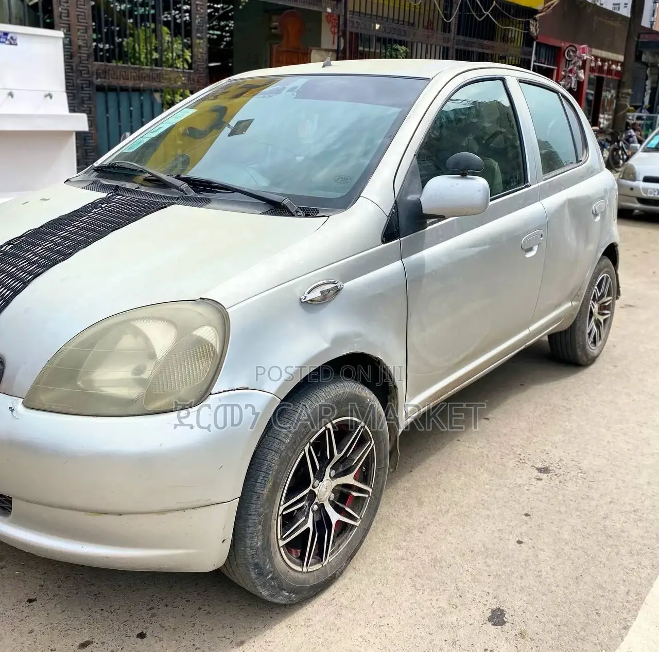 Toyota Vitz 2001 Silver