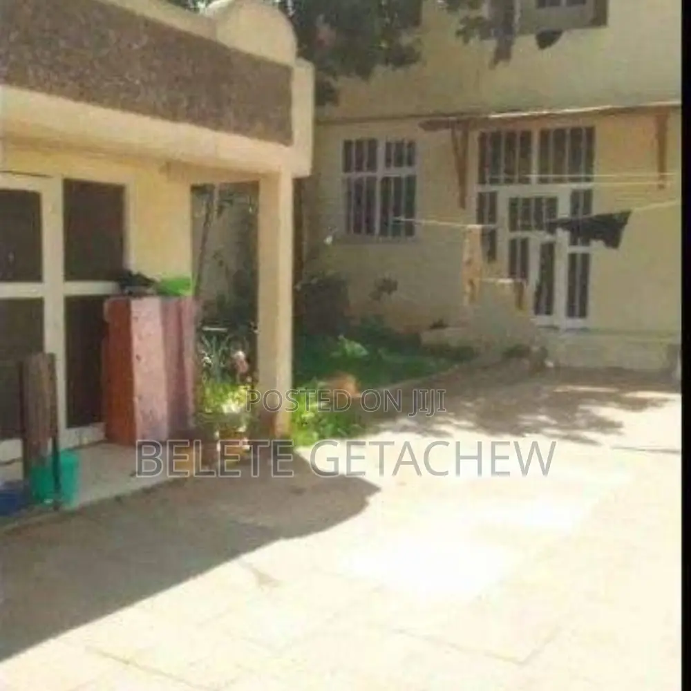 6bdrm House in Meskel Flower G+1, Kirkos for sale