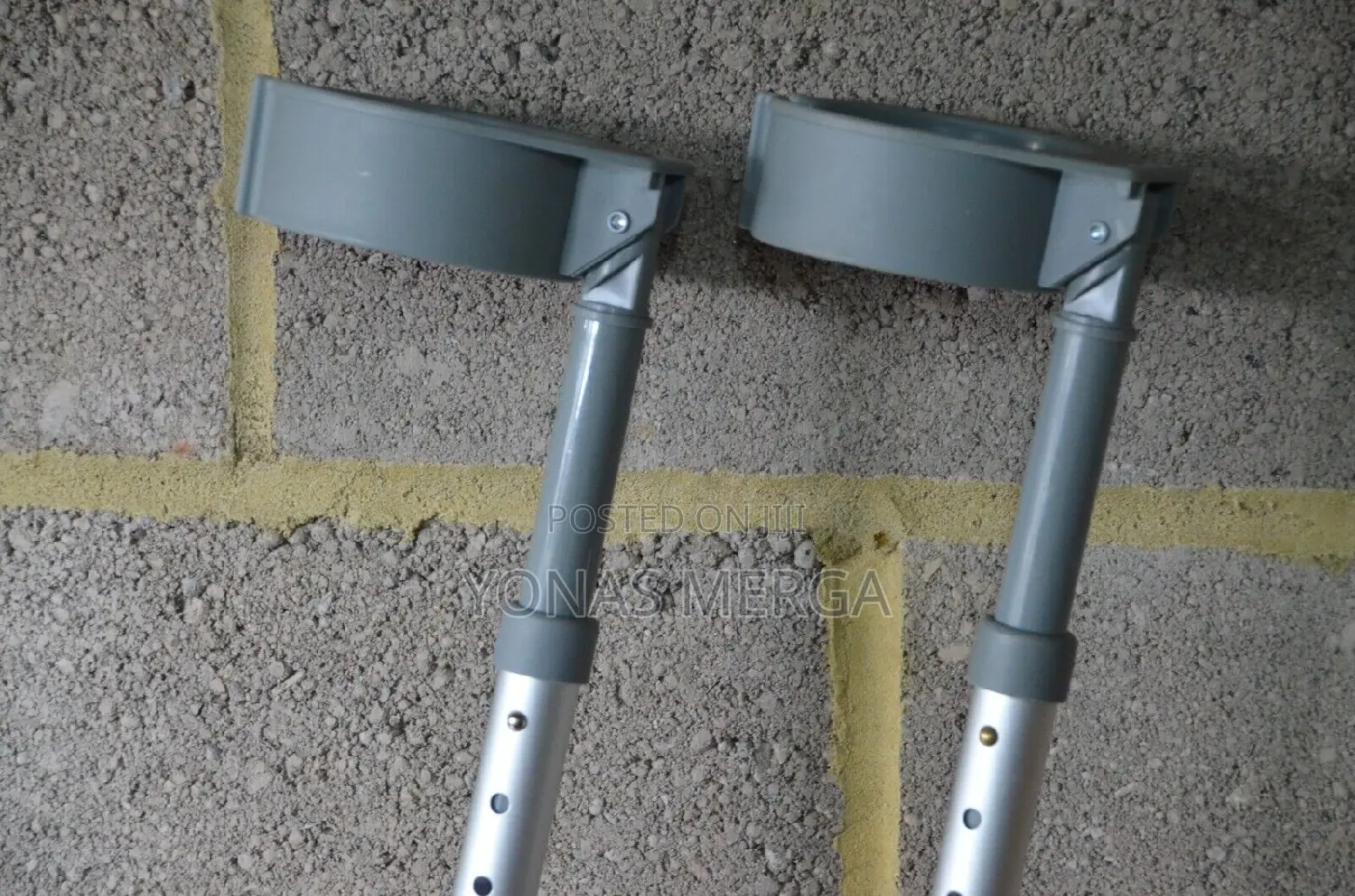 Adjustable Elbow Lightweight Crutches Max User Weight 150 Kg