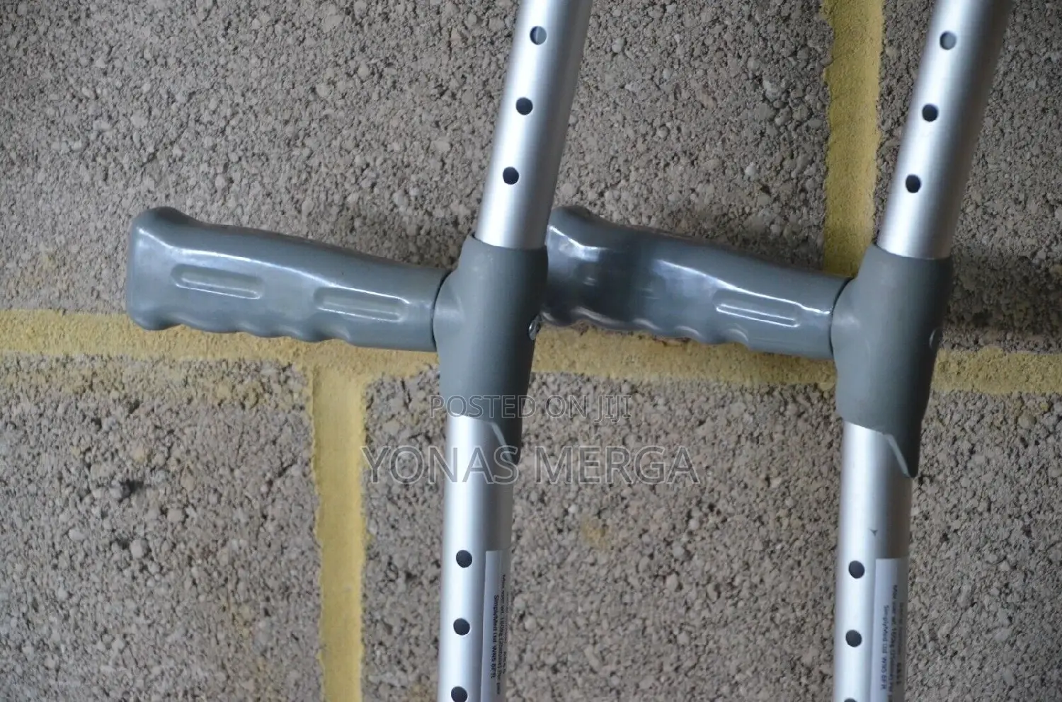 Adjustable Elbow Lightweight Crutches Max User Weight 150 Kg