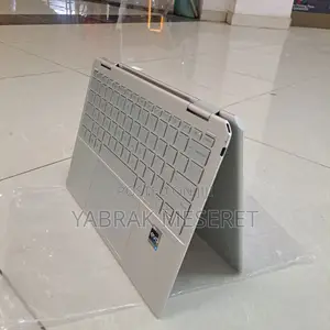 Photo - New Laptop HP Spectre 16GB Intel Core I5 SSD 1T