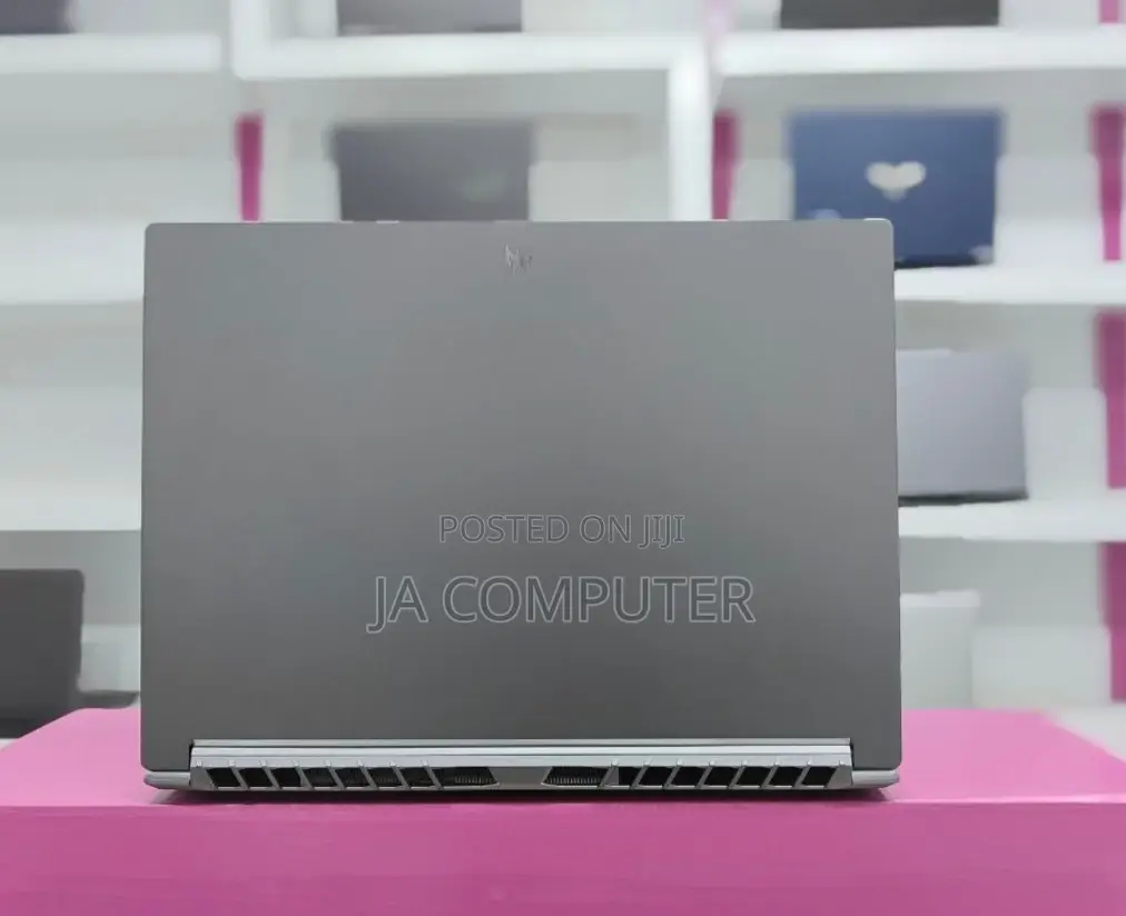 New Laptop Acer Predator Triton 300 2GB Intel Core I7 SSD 2T