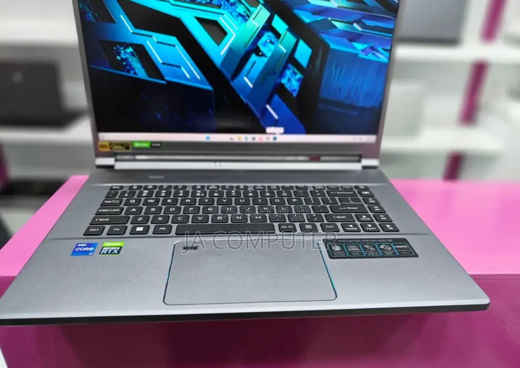 New Laptop Acer Predator Triton 300 2GB Intel Core I7 SSD 2T