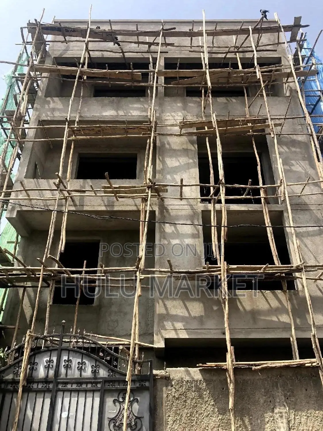 6bdrm House In Ayat For Sale