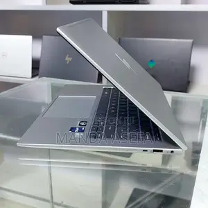 New Laptop HP EliteBook 840 G9 16GB Intel Core I5 SSD 512GB
