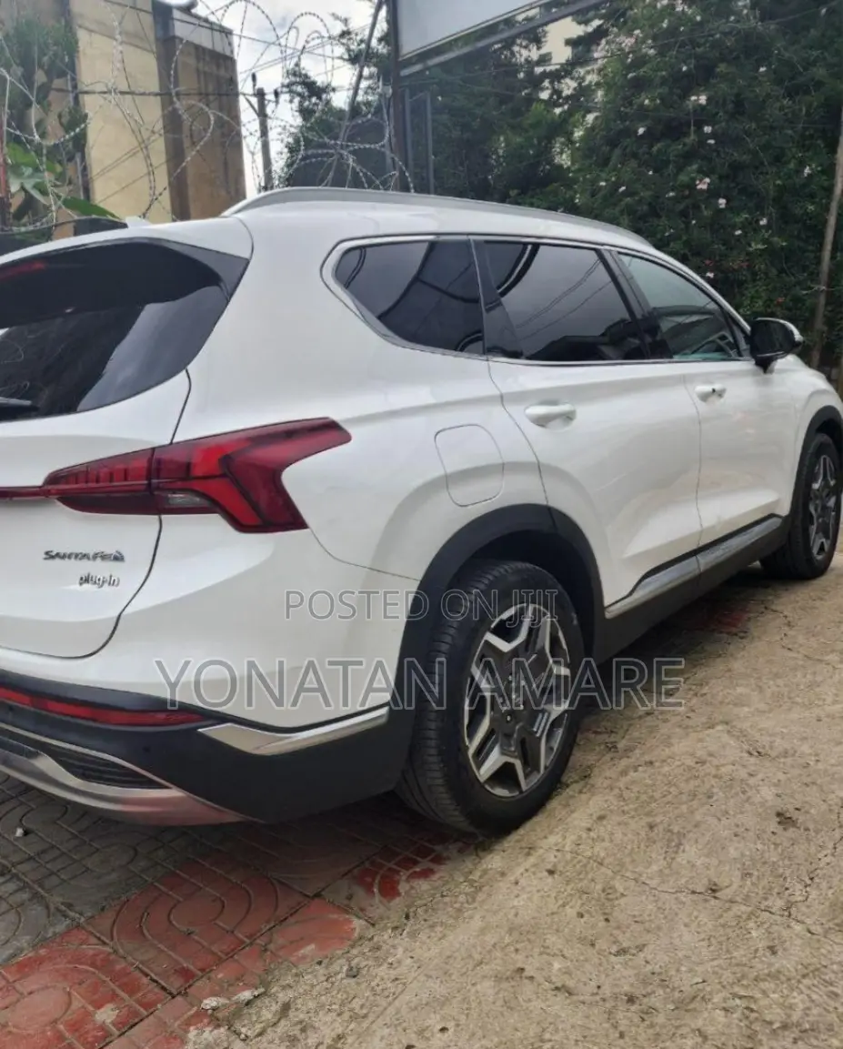 Hyundai Santa Fe 2023 White