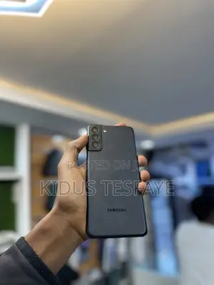 Photo - Samsung Galaxy S21 5G 256 GB Black