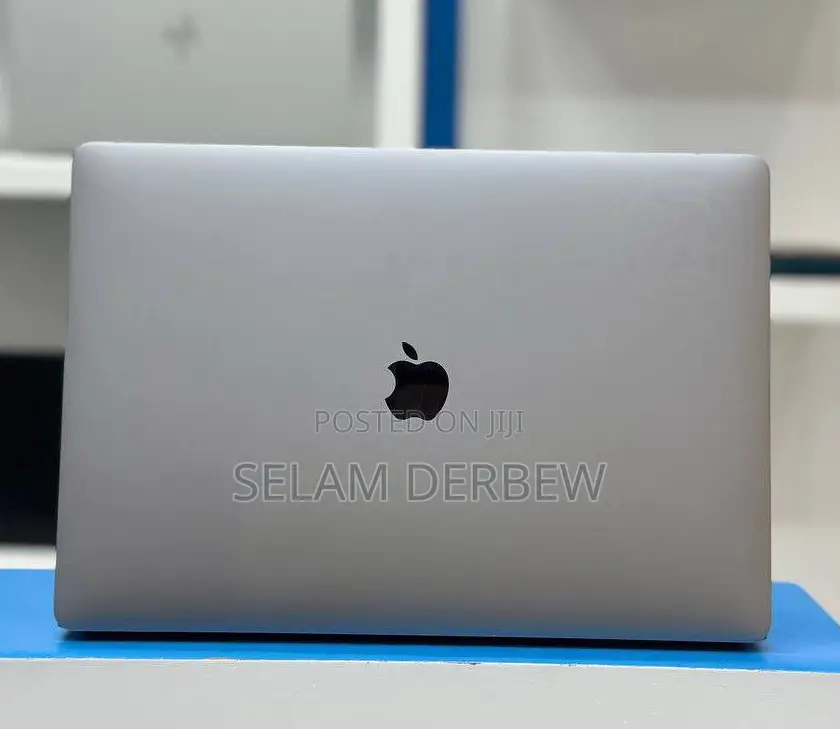 New Laptop Apple MacBook Pro 2017 16GB Intel Core I7 SSD 512GB