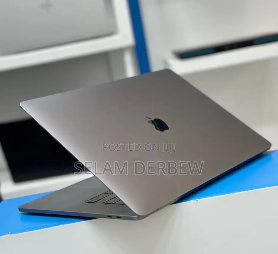 New Laptop Apple MacBook Pro 2017 16GB Intel Core I7 SSD 512GB