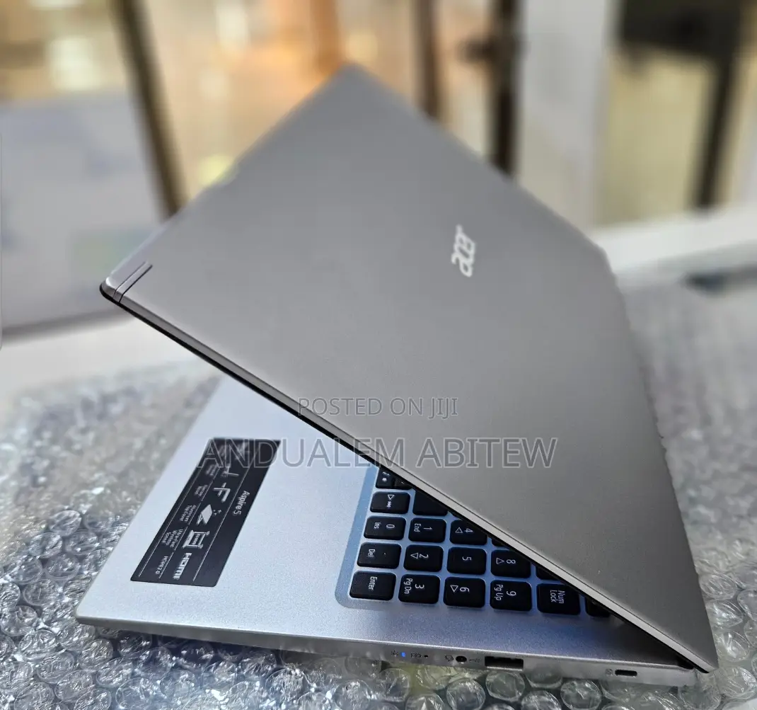 New Laptop Acer Aspire 5 8GB Intel Core I3 SSD 256GB