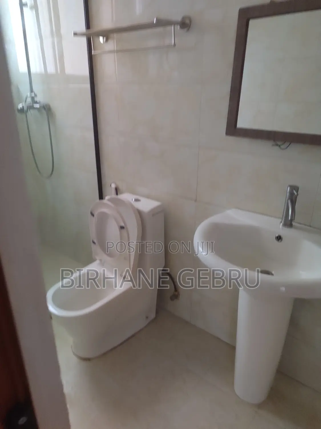 Luxury 3 Bedroom Apartiment Fernished