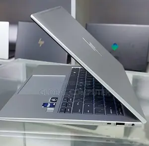 New Laptop HP EliteBook 860 G9 16GB Intel Core I5 SSD 512GB