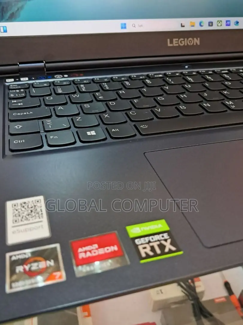 New Laptop Lenovo Legion 7 16GB AMD Ryzen 7 SSD 1.5T