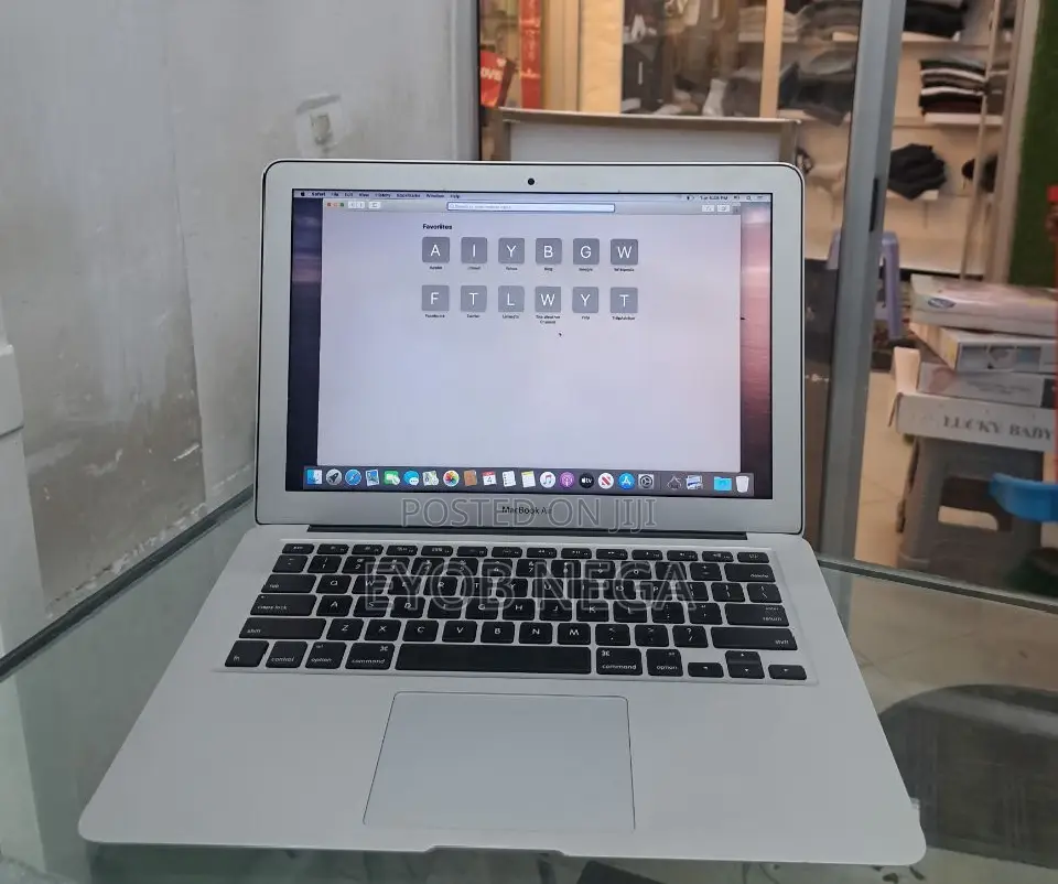 New Laptop Apple MacBook Air 2015 8GB Intel Core I5 SSD 128GB