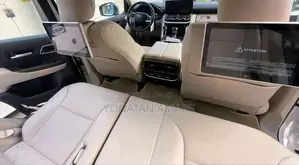 Toyota Land Cruiser 2023 Gold