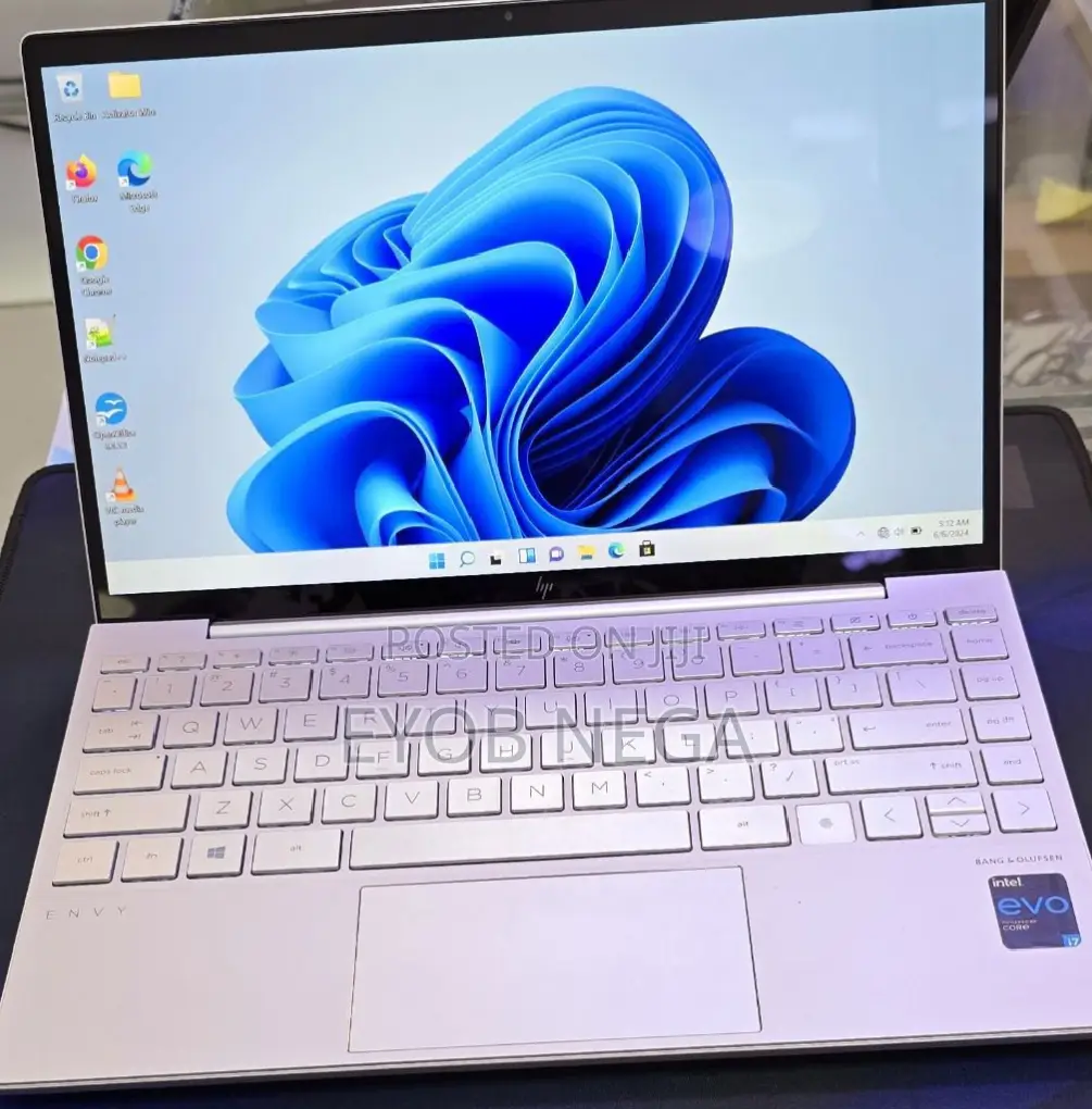 New Laptop HP Envy X2 8GB Intel Core I7 SSD 512GB