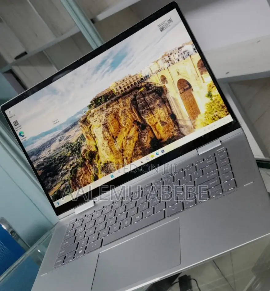 New Laptop HP Envy X360 8GB Intel Core I5 SSD 512GB