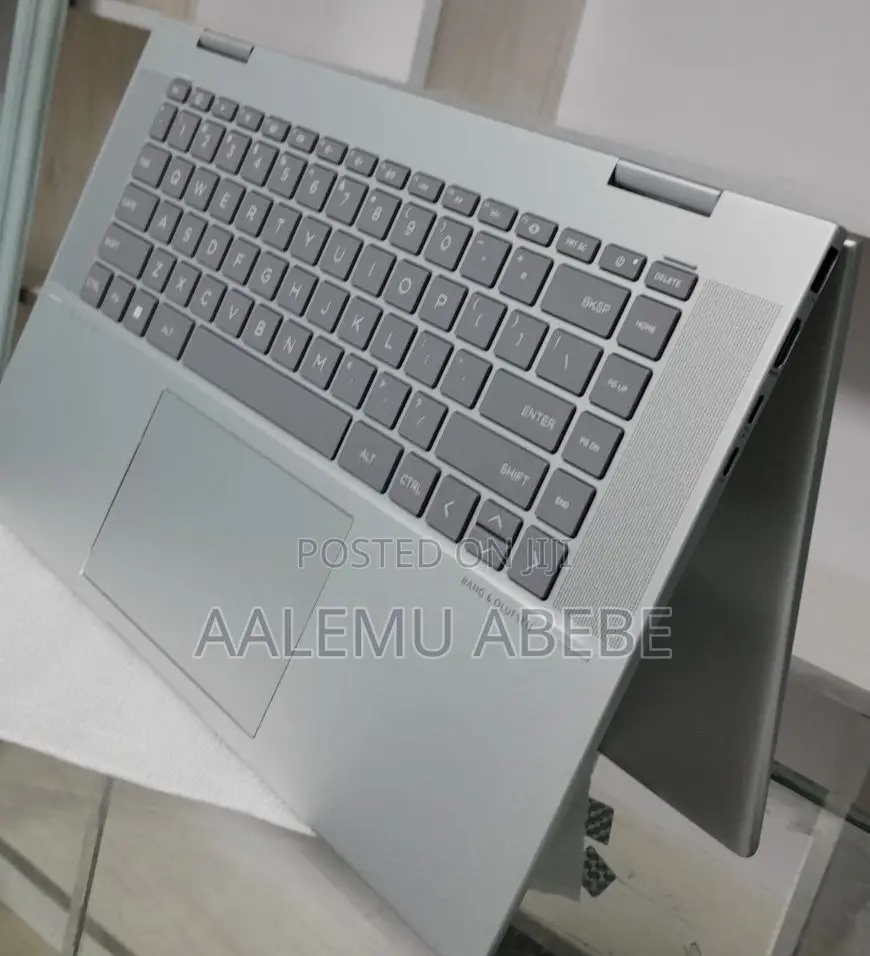 New Laptop HP Envy X360 8GB Intel Core I5 SSD 512GB