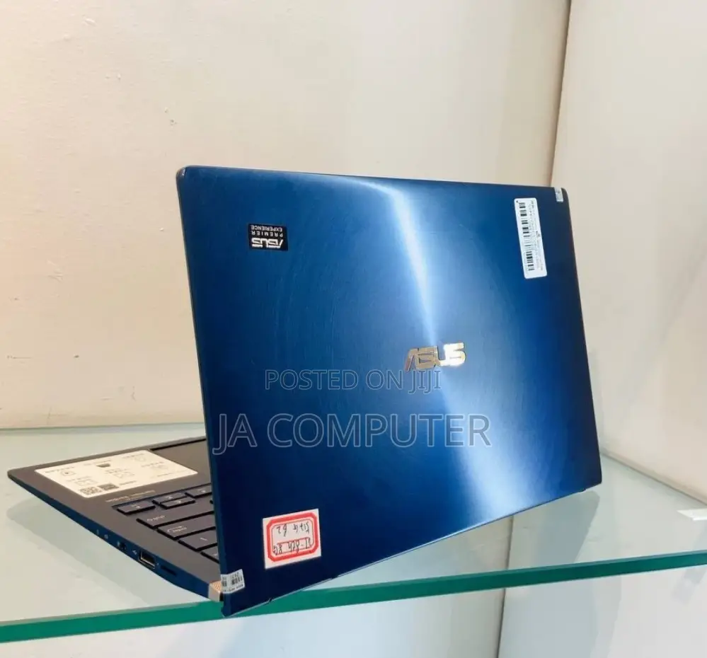 New Laptop Asus ZenBook 13 UX331UN 8GB Intel Core I7 SSD 512GB