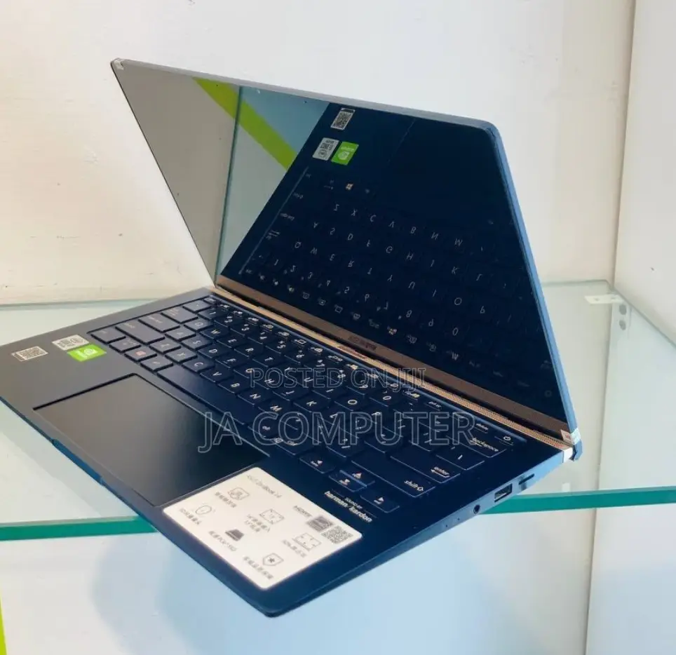 New Laptop Asus ZenBook 13 UX331UN 8GB Intel Core I7 SSD 512GB