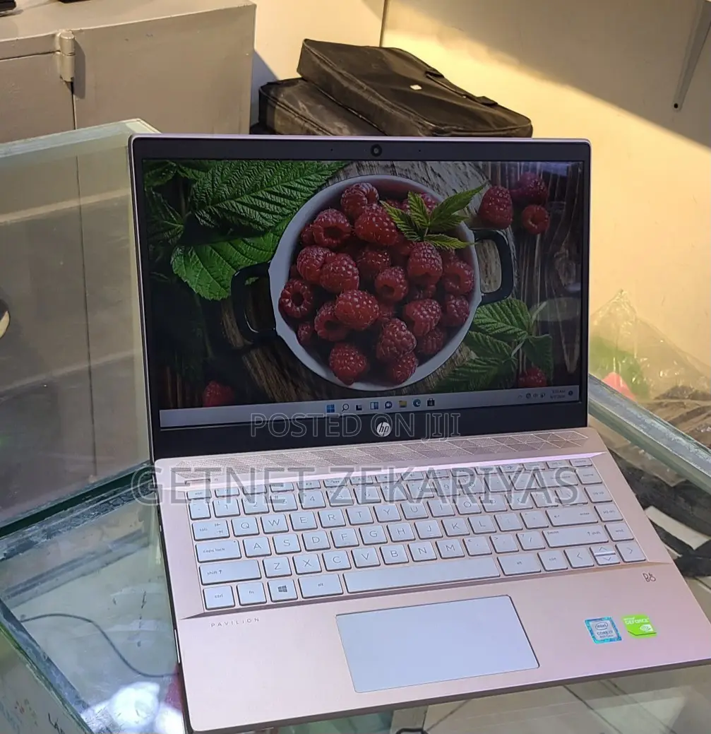 New Laptop HP Pavilion 15 8GB Intel Core I7 HDD+SSD 256GB