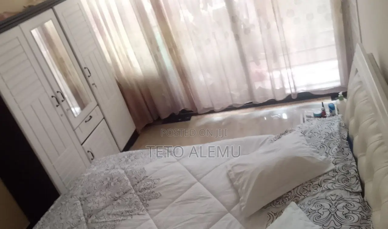 7bdrm House in የሚሸጥ ቤት ሰሚት ፍየል ቤት, Bole for sale