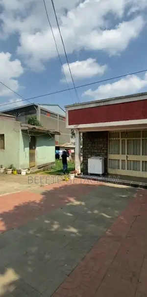 Photo - ኮተቤ ካራ ፤ ቆንጆ ቦታ ሽያጭ ለሪልስቴት አልሚዎች - 1122 ካ.ሜ