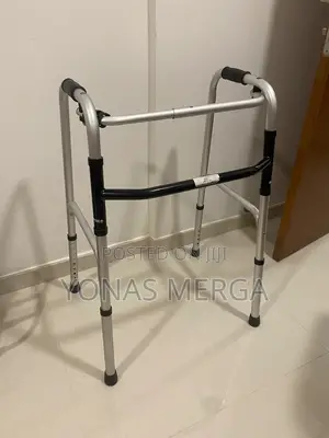 Photo - Walker社walker挖walker背walker串walker忠walker衫walker圖walker/ወከር