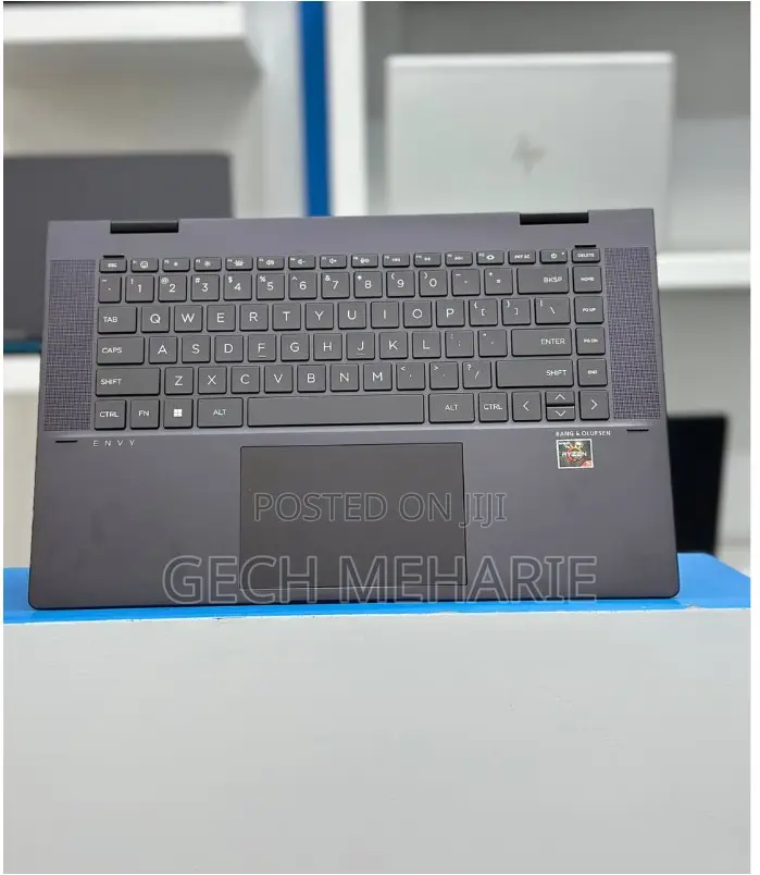 New Laptop HP Envy X360 8GB AMD Ryzen 7 SSD 512GB