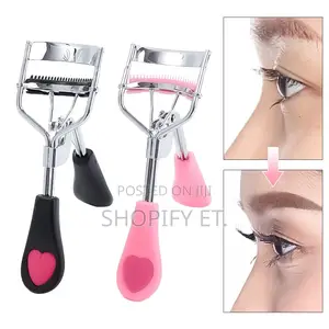 Photo - Eyelash Curler