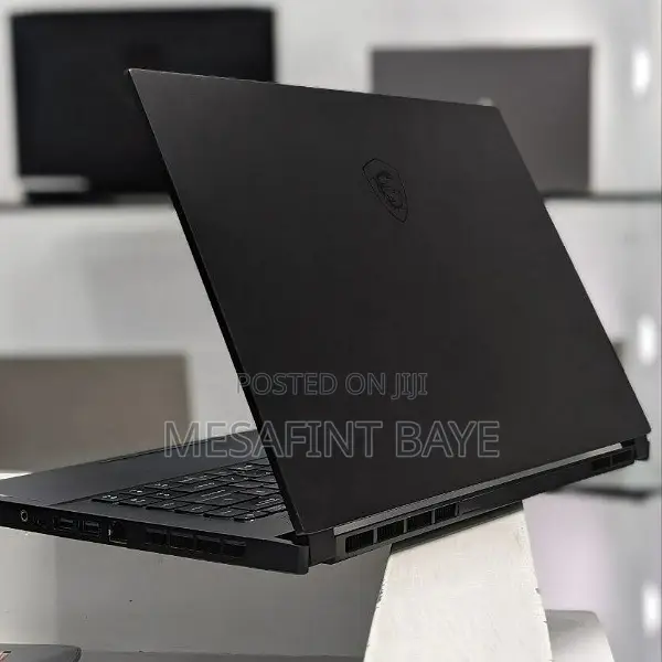 New Laptop MSI Crosshair 15 16GB Intel Core I7 SSD 1T