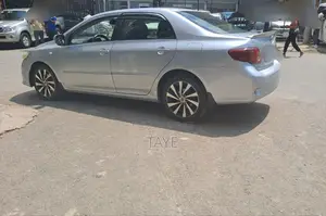 Photo - Toyota Corolla 2009 Silver