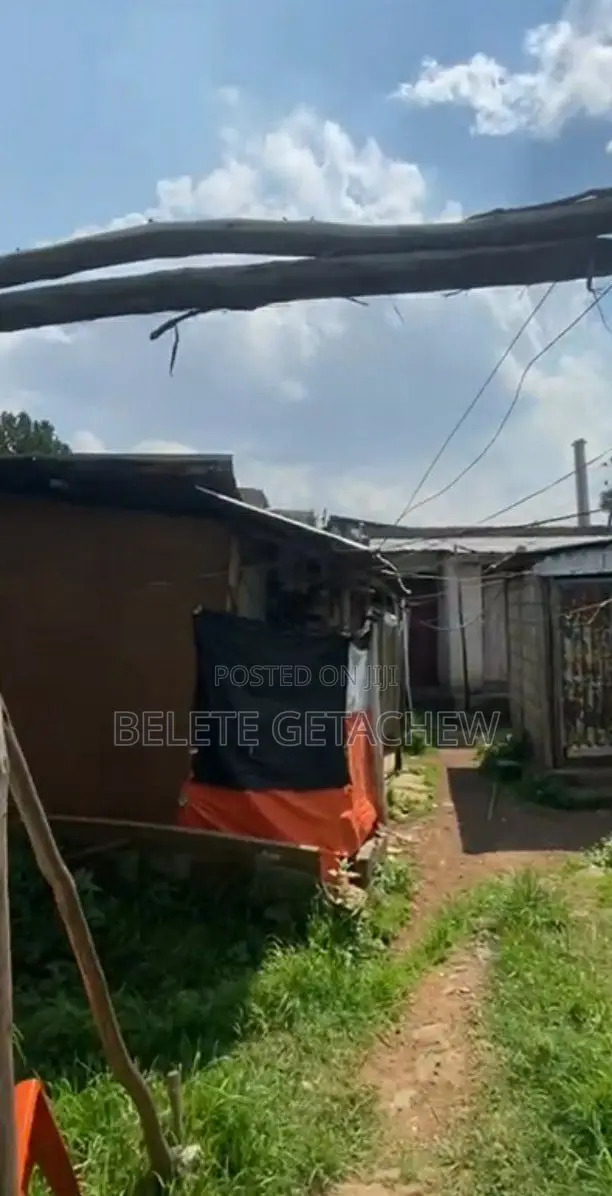 ኮተቤ ካራ ፤ ቆንጆ ቦታ ሽያጭ ለሪልስቴት አልሚዎች - 1122 ካ.ሜ