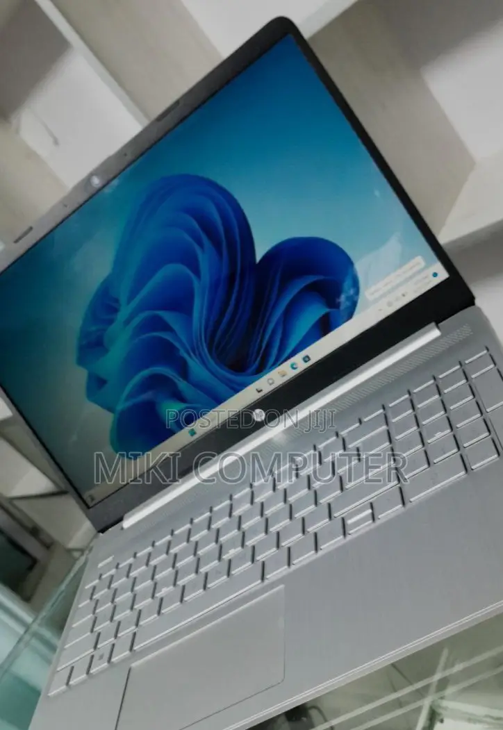 New Laptop HP Stream Notebook 8GB AMD Ryzen 3 SSD 256GB