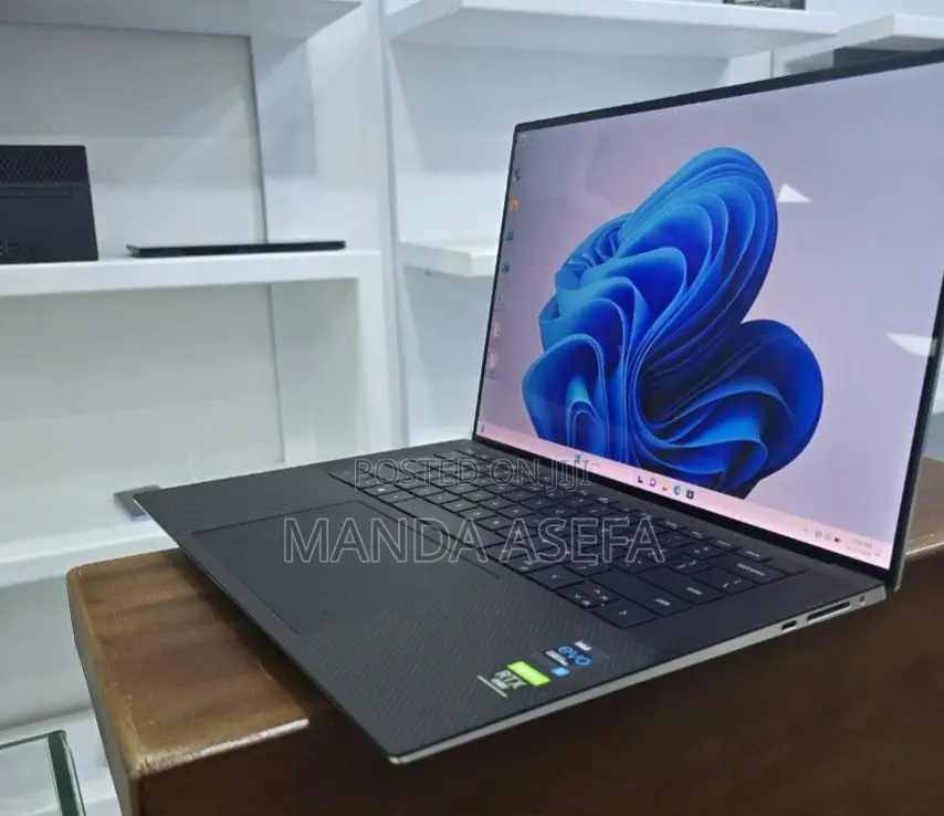 New Laptop Dell XPS 15 32GB Intel Core I7 SSD 512GB