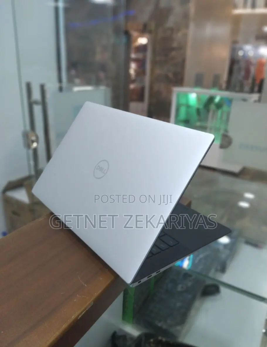 New Laptop Dell XPS 15 32GB Intel Core I7 SSD 1T