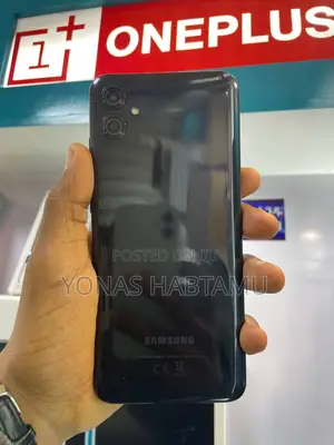 Photo - New Samsung Galaxy M04 64 GB Black