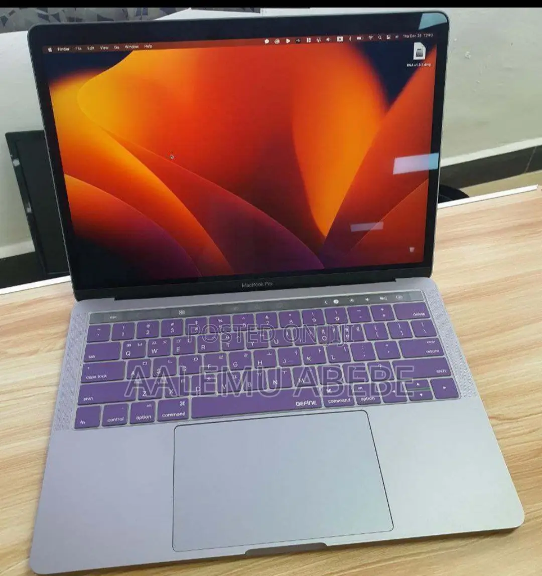 New Laptop Apple MacBook Pro 2017 16GB Intel Core I5 SSD 256GB