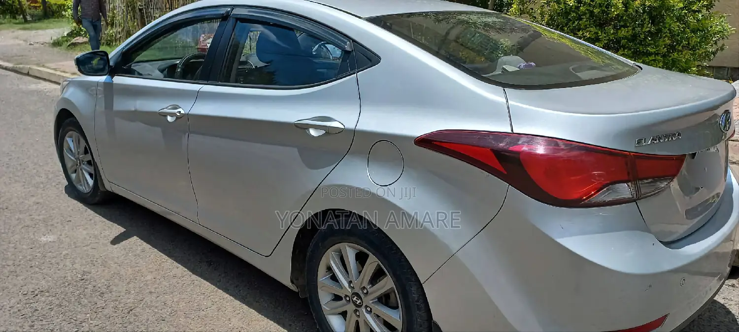 Hyundai Elantra 2013 Silver