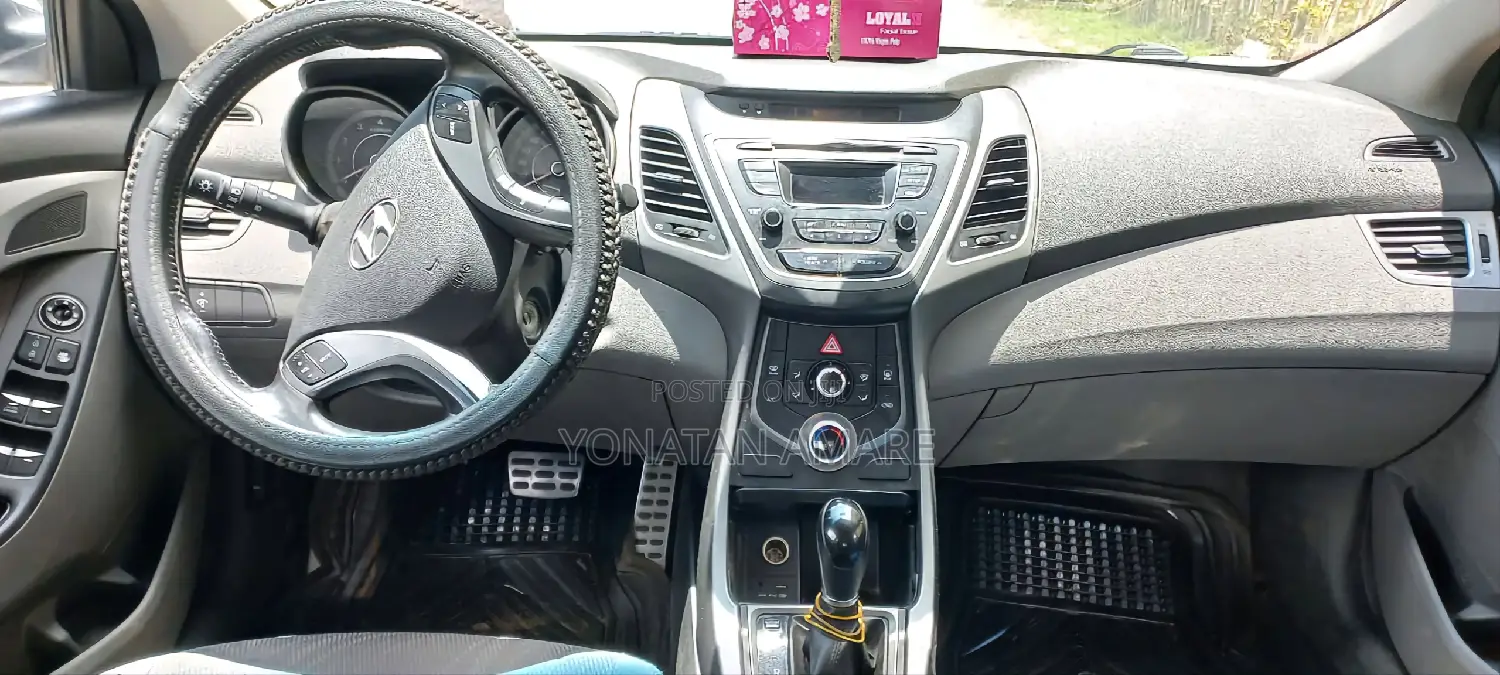 Hyundai Elantra 2013 Silver